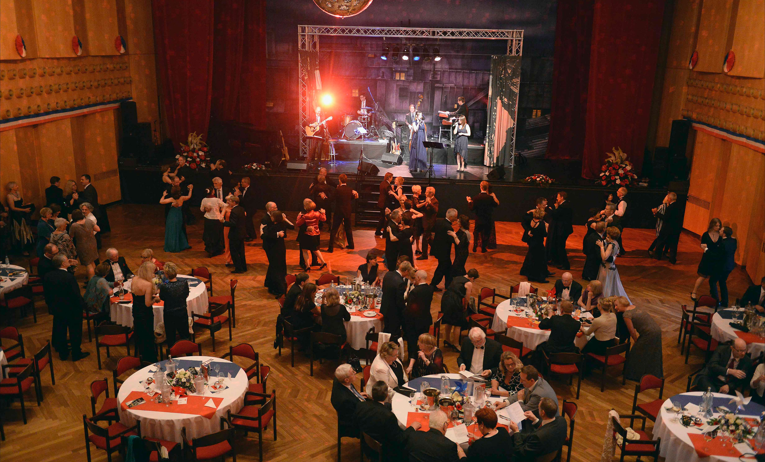 Festsaal-Bühne